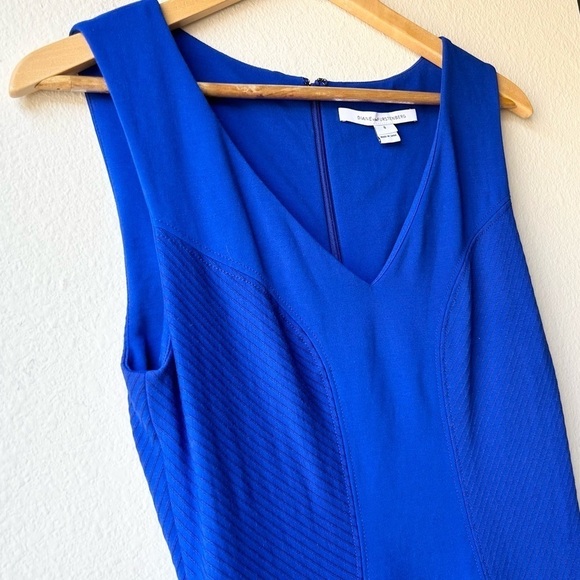 Diane Von Furstenberg Carla Sleeveless Flared-Hem Blue Drop Waist Sheath Dress 8 - Picture 5 of 16